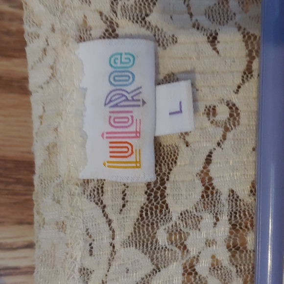 Lularoe Shirley - Picture 3 of 5